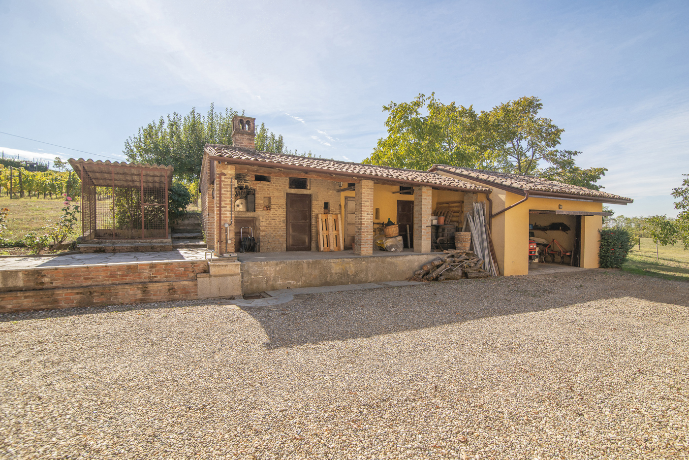 Rustico con giardino a Torricella Verzate