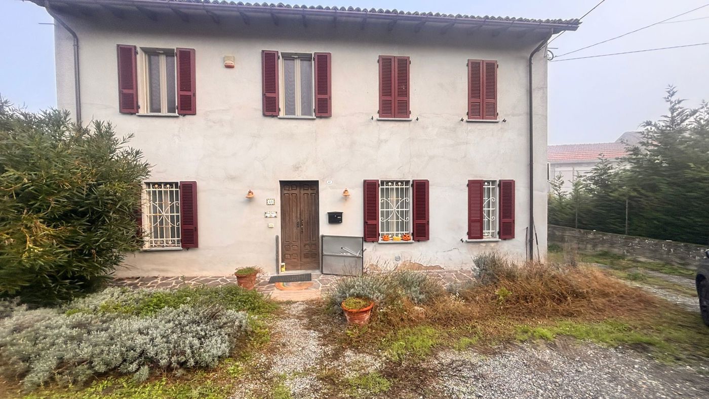 Casa indipendente con giardino a Rovescala