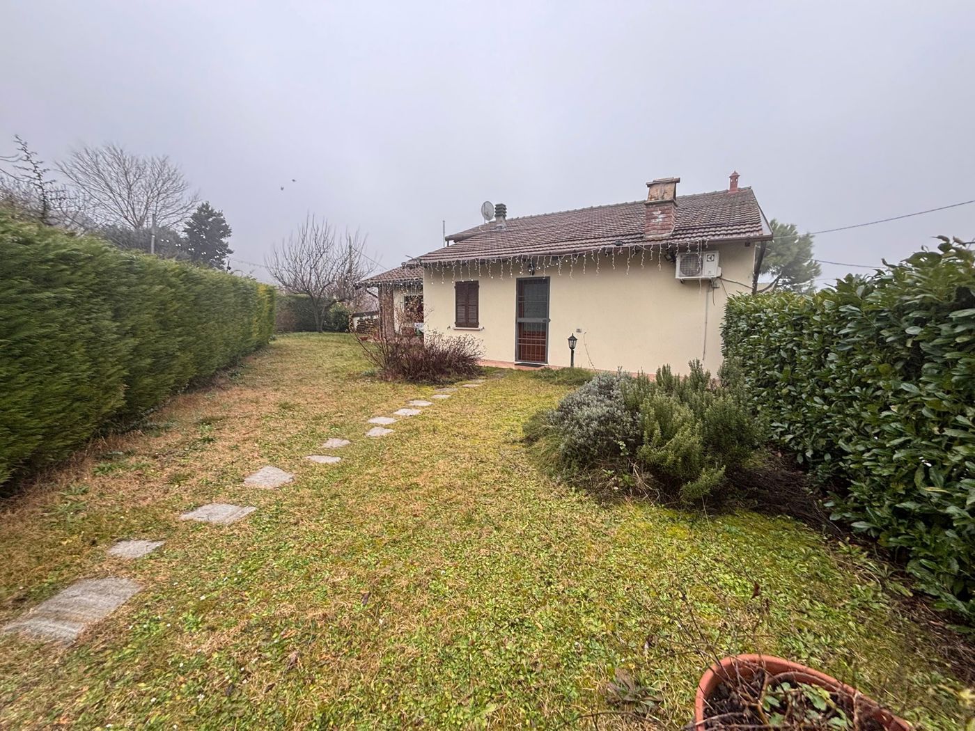 Casa indipendente con giardino a Golferenzo