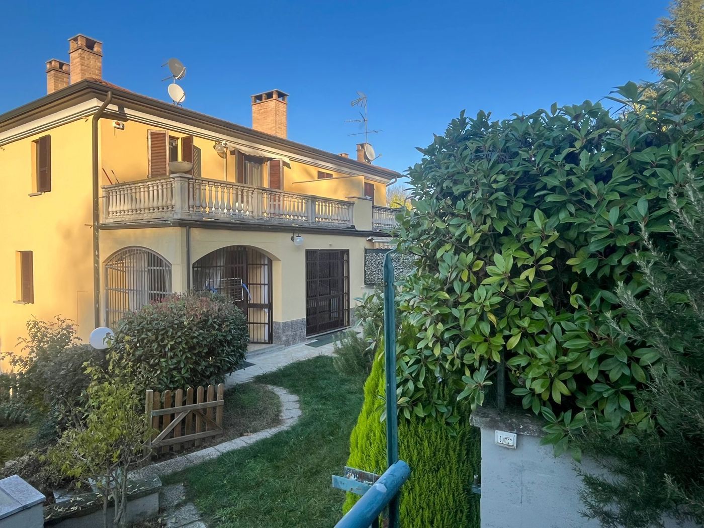 Casa indipendente con giardino a Stradella