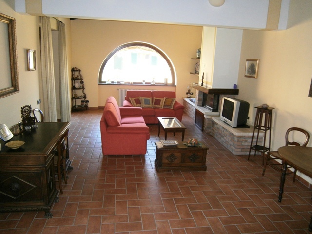 Villa con giardino a Stradella