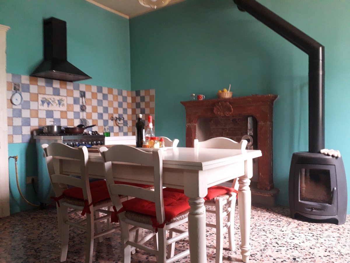 Villa con giardino a Rovescala