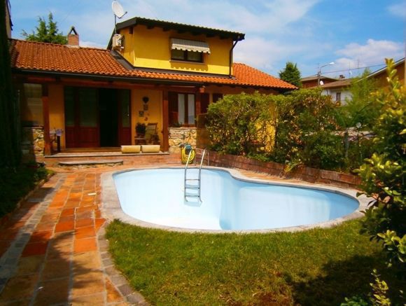 Villa con giardino a Santa Maria della Versa