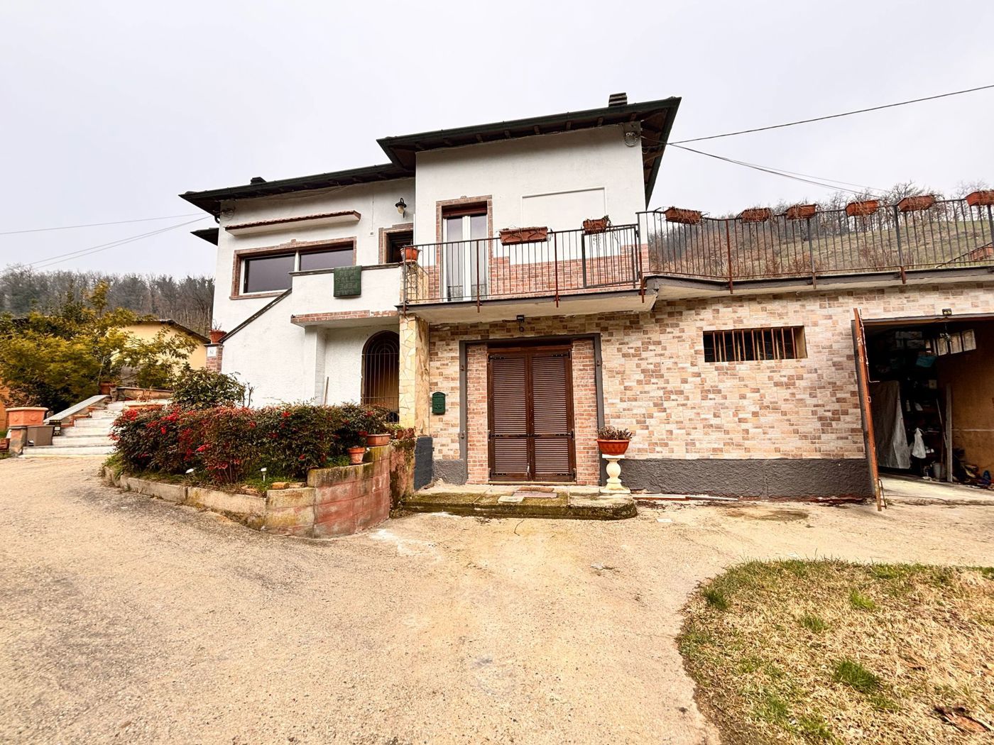 Villa con giardino a Mornico Losana