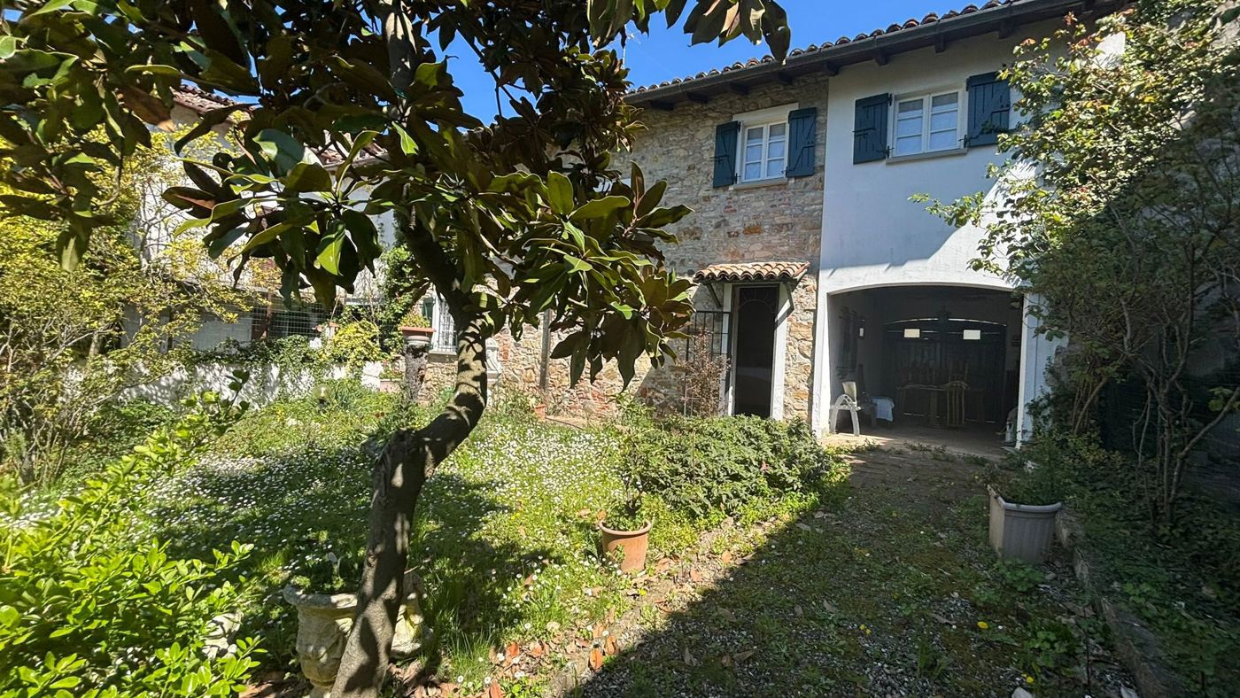 Rustico con giardino a Santa Maria della Versa