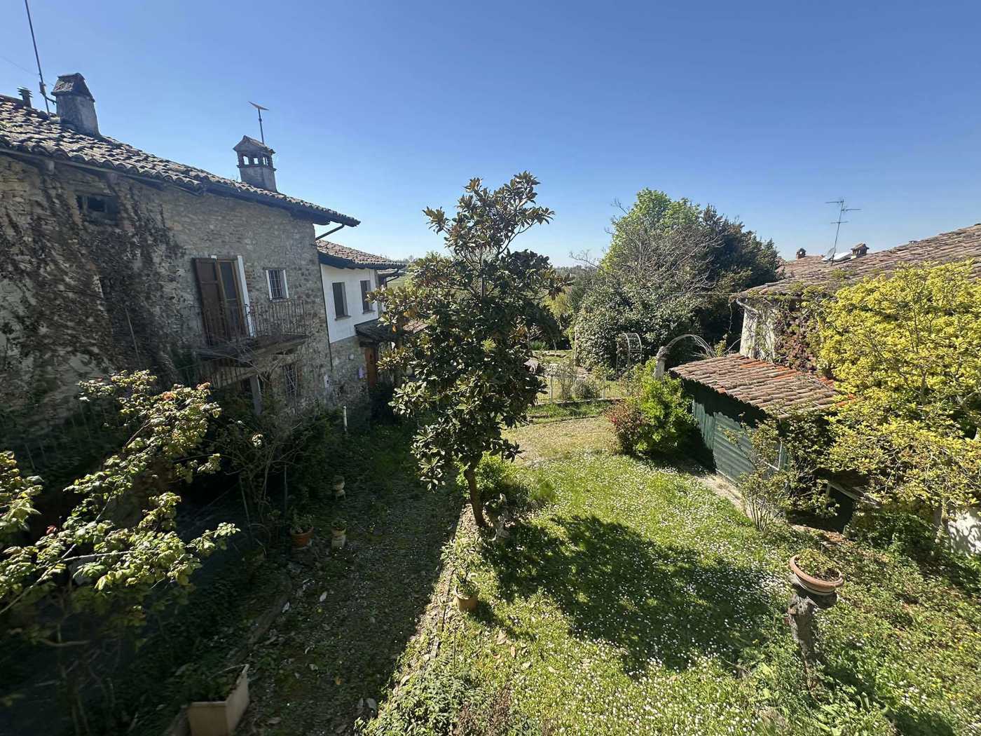 Rustico con giardino a Santa Maria della Versa