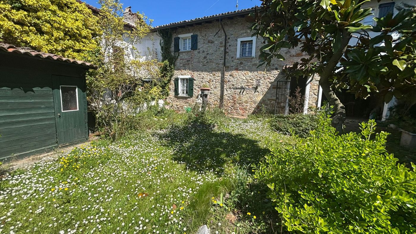 Rustico con giardino a Santa Maria della Versa