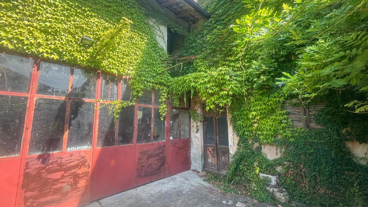 Rustico con giardino a Pietra de' Giorgi