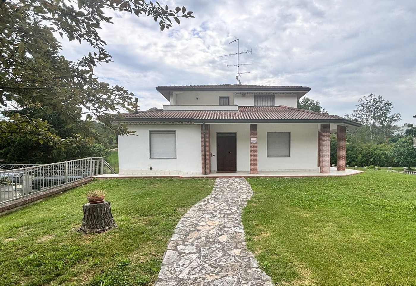 Villa con giardino a Torricella Verzate