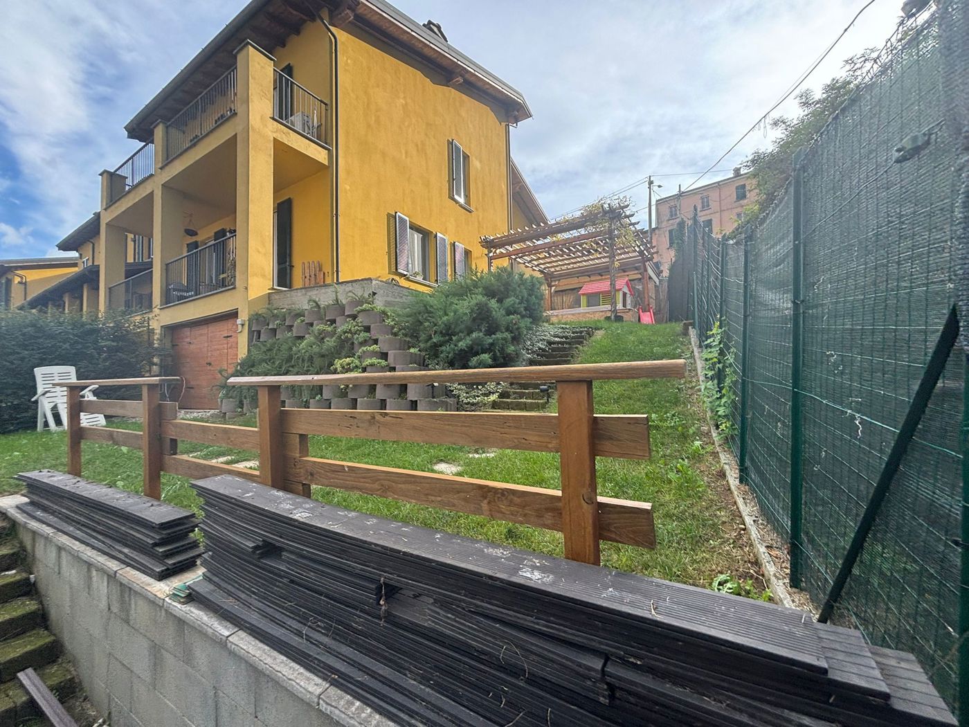 Villa Bifamiliare con giardino a Stradella