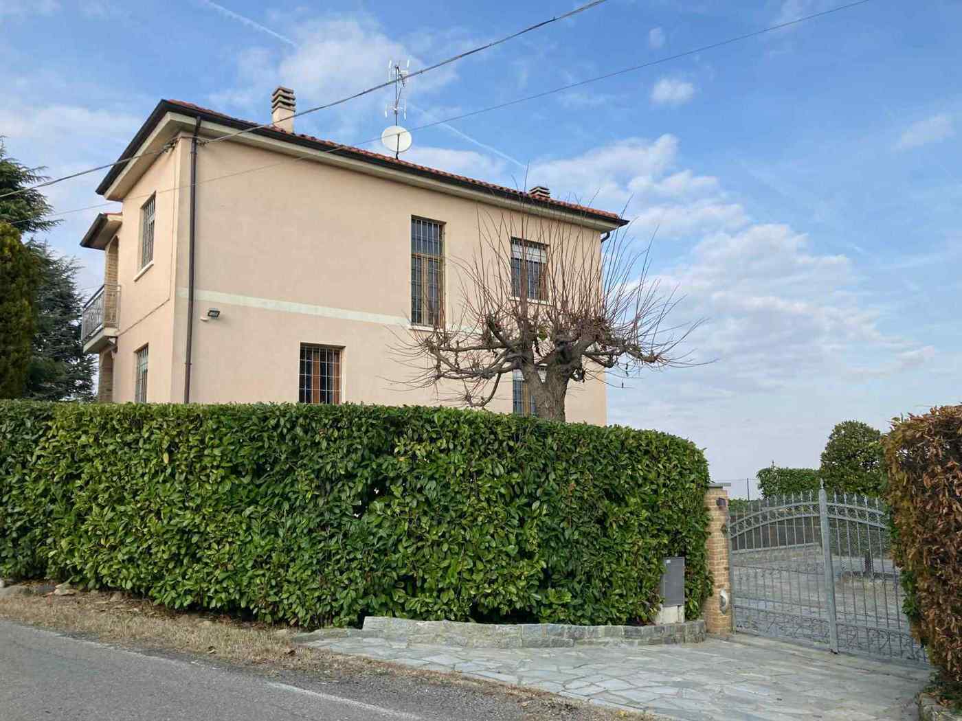 Casa indipendente con giardino a Castana