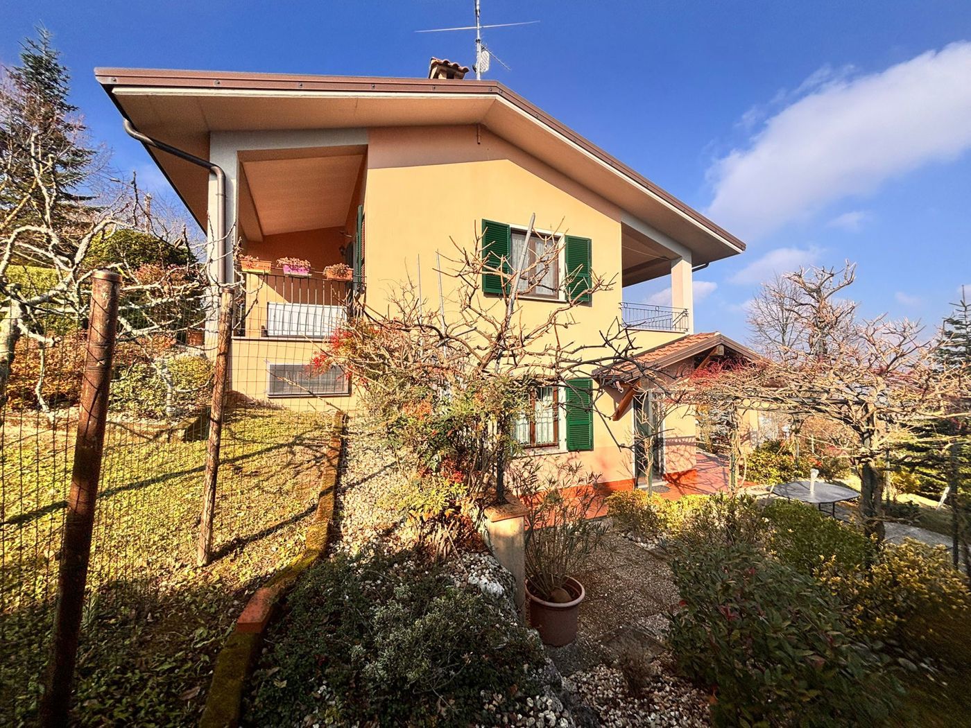 Villa con giardino a Colli Verdi