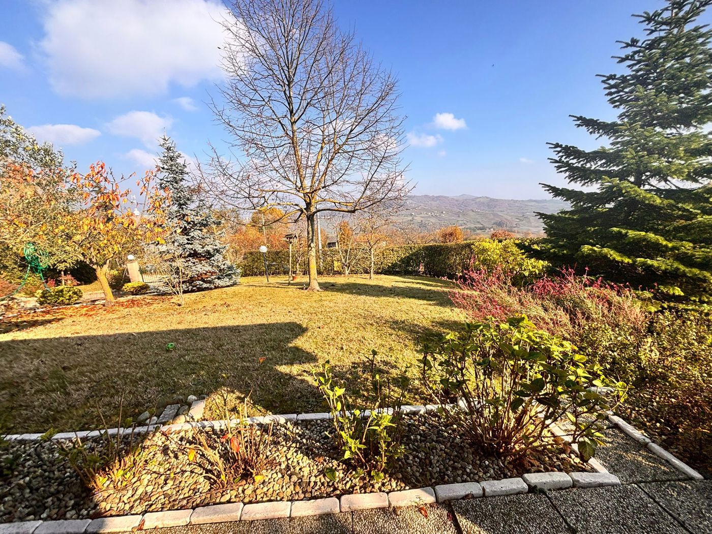 Villa con giardino a Colli Verdi