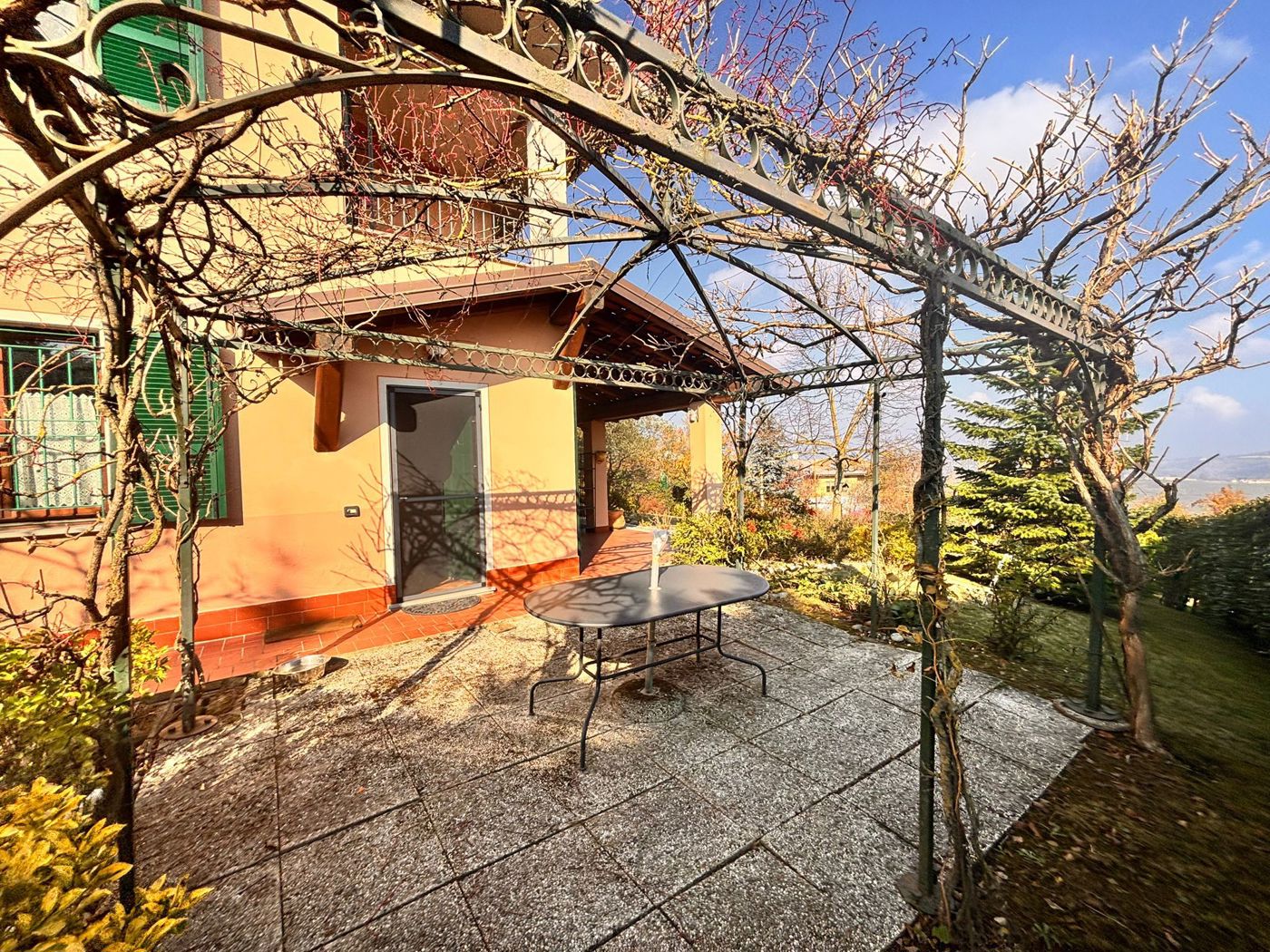 Villa con giardino a Colli Verdi