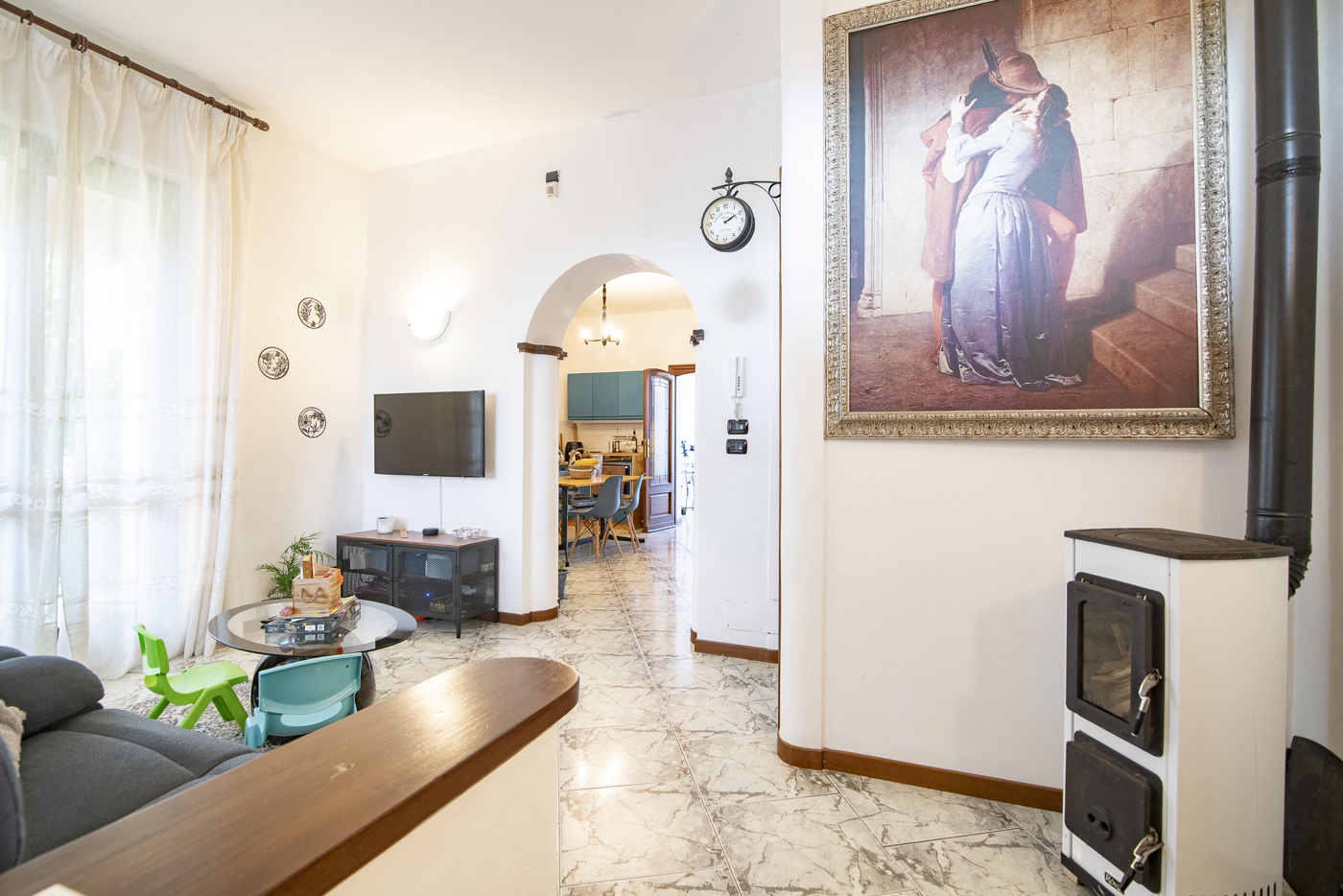 Villa con giardino a Castana