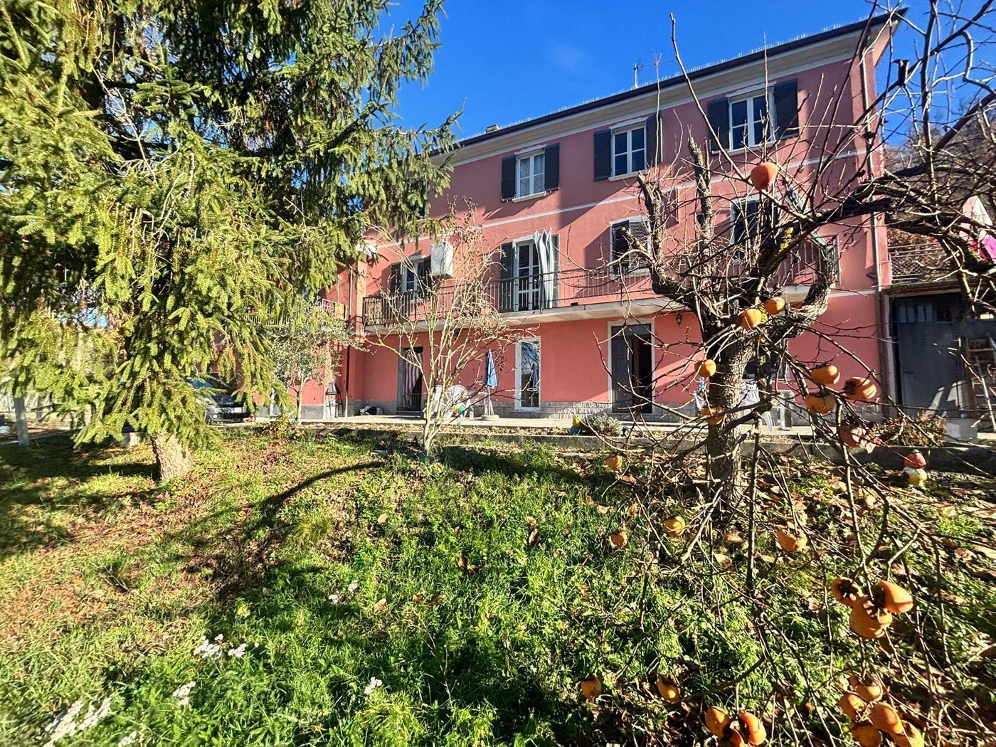 Rustico con giardino a Montalto Pavese