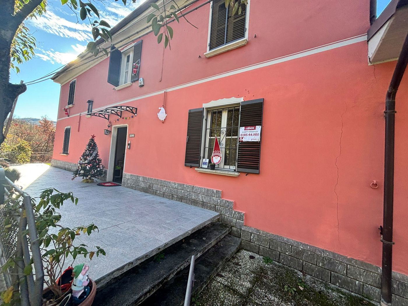 Rustico con giardino a Montalto Pavese