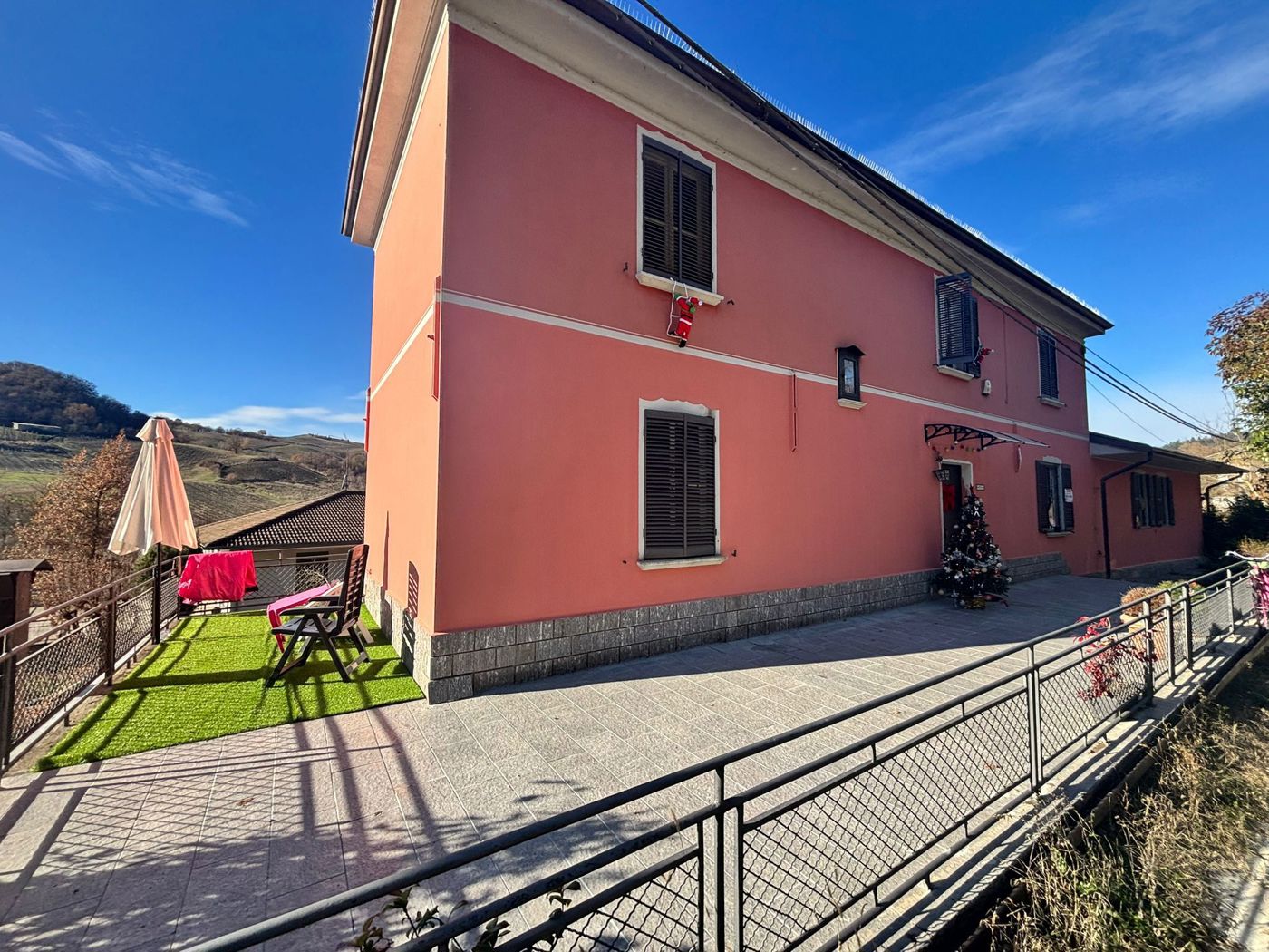 Rustico con giardino a Montalto Pavese