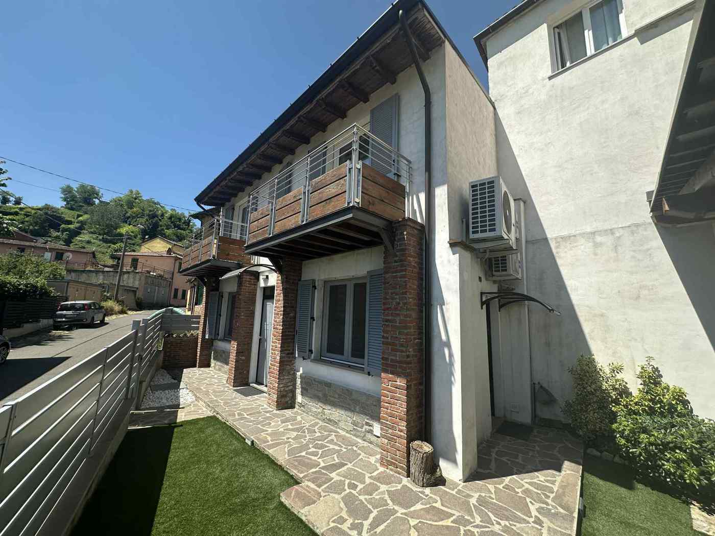 Rustico con giardino a Mont� Beccaria