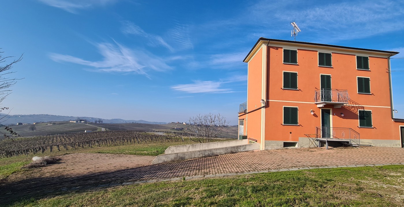 Casa indipendente con giardino a Santa Maria della Versa