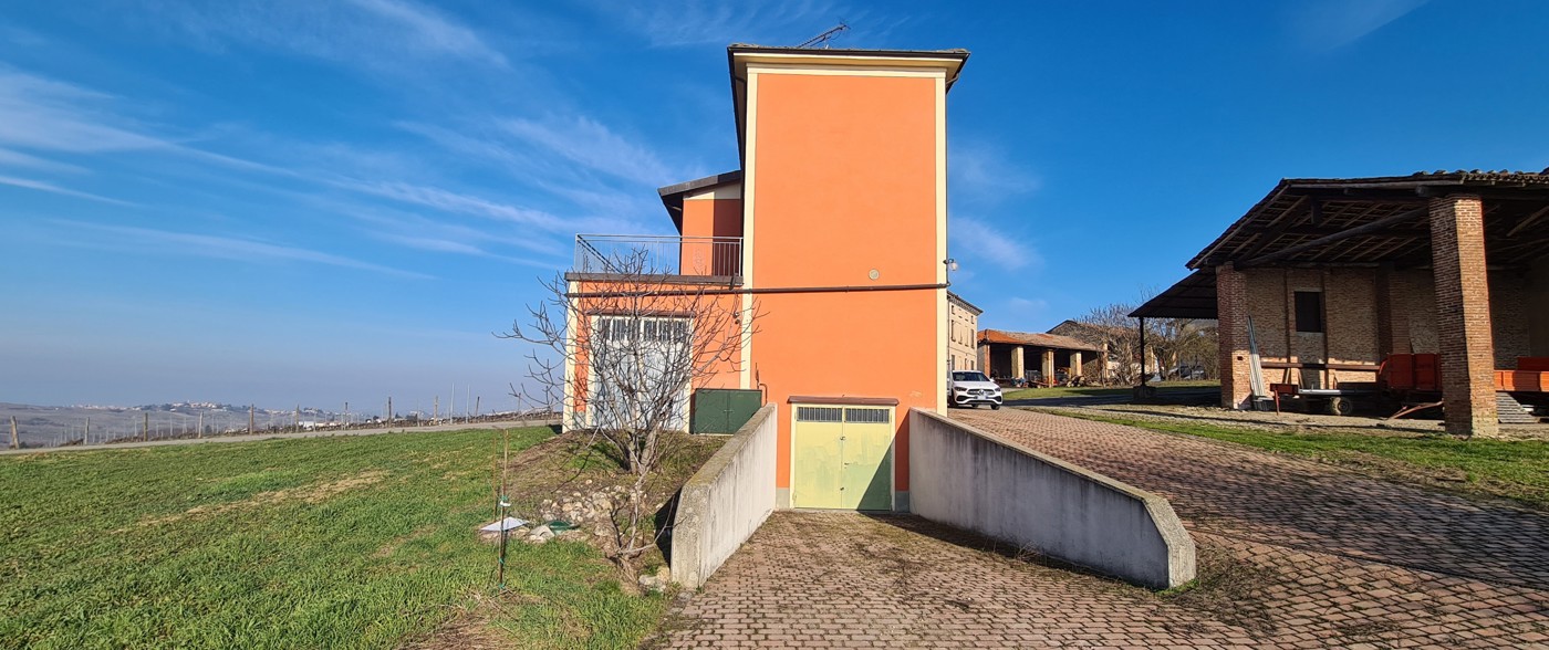 Casa indipendente con giardino a Santa Maria della Versa