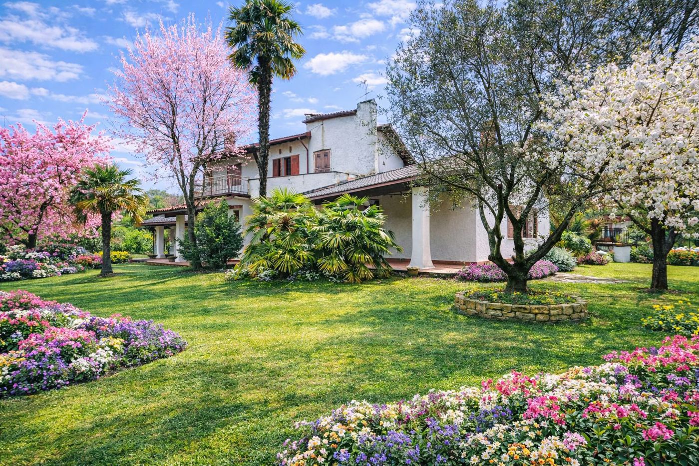 Villa con giardino a Volpara