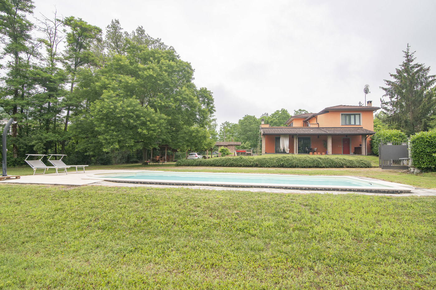 Villa con giardino a Mornico Losana