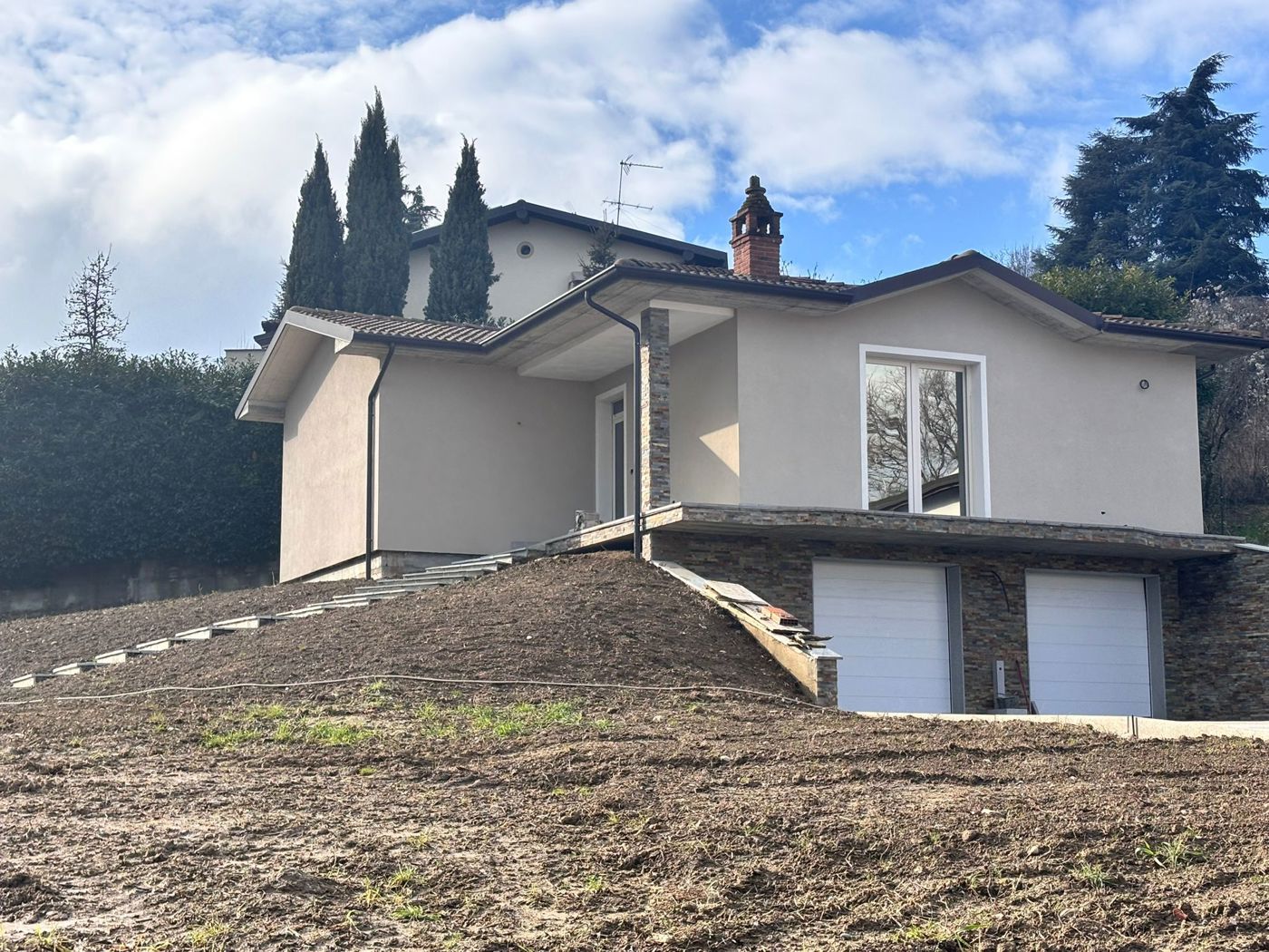 Villa con giardino a Stradella