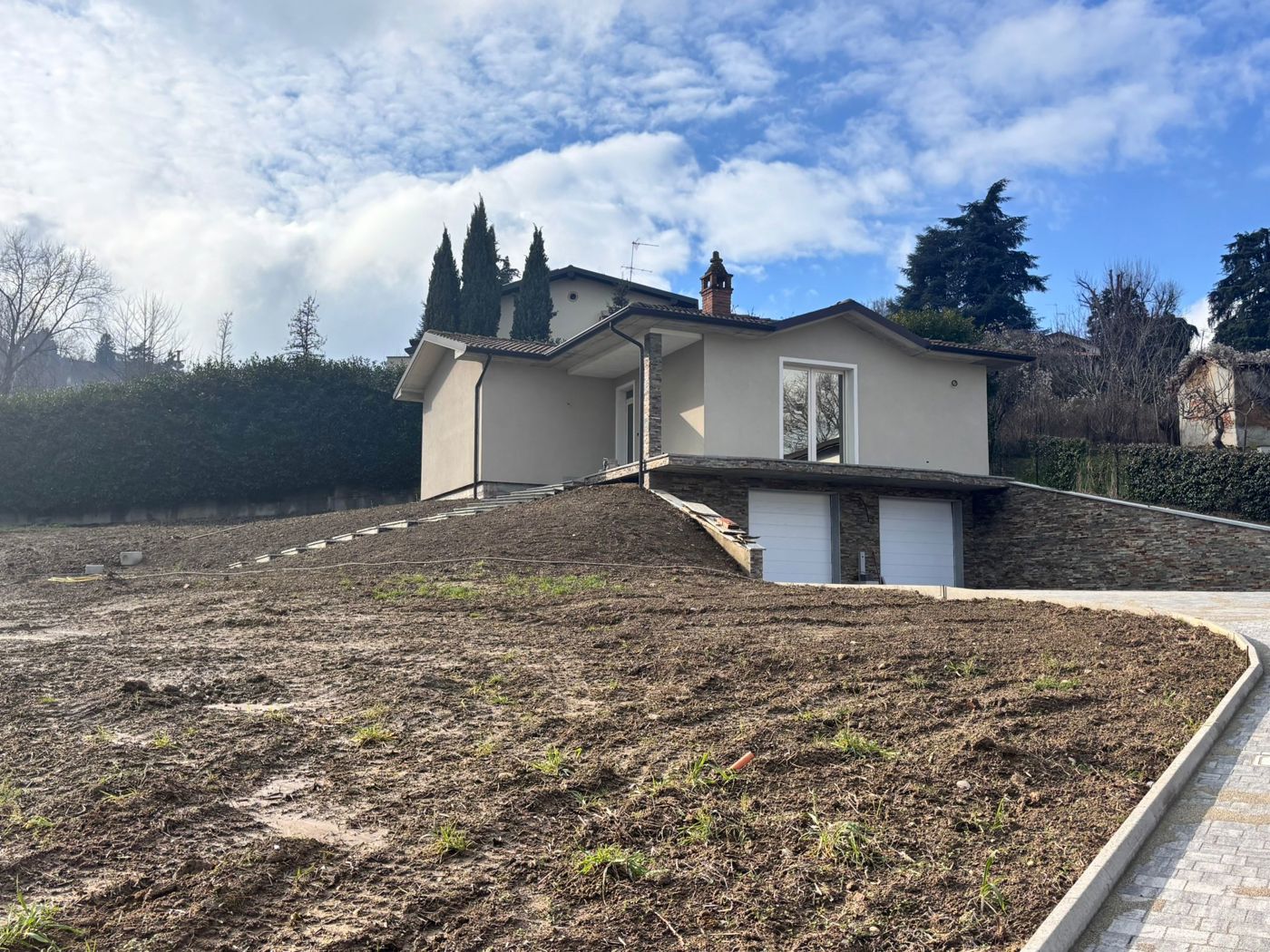 Villa con giardino a Stradella