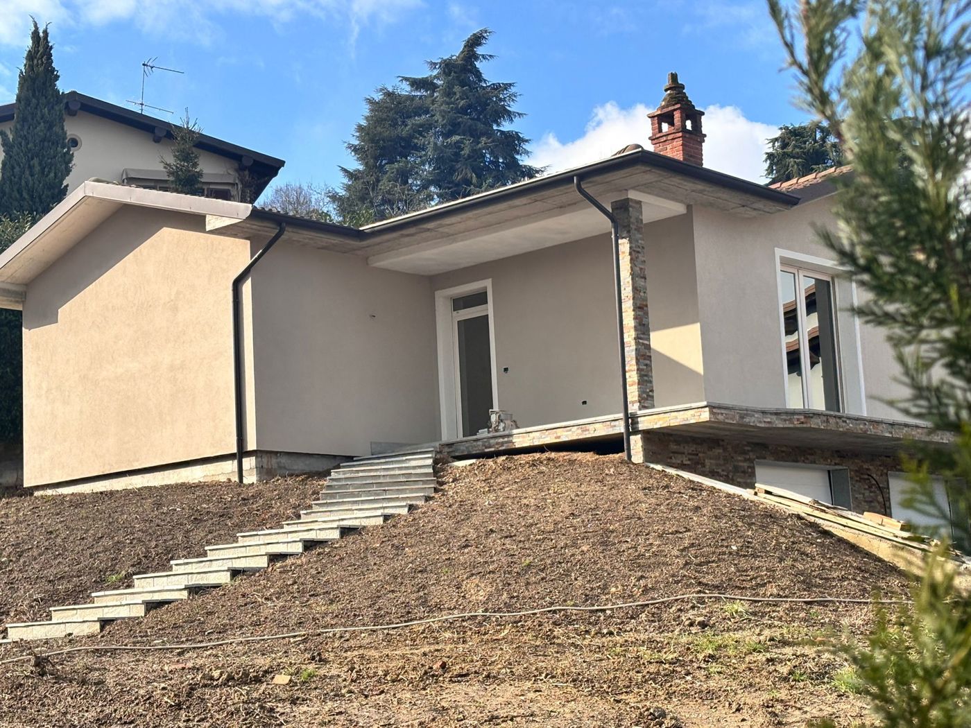 Villa con giardino a Stradella