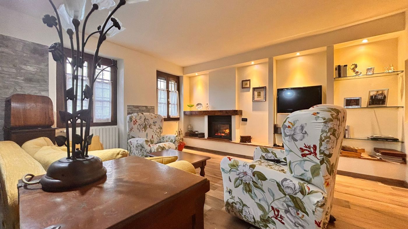 Casa indipendente con giardino a Golferenzo