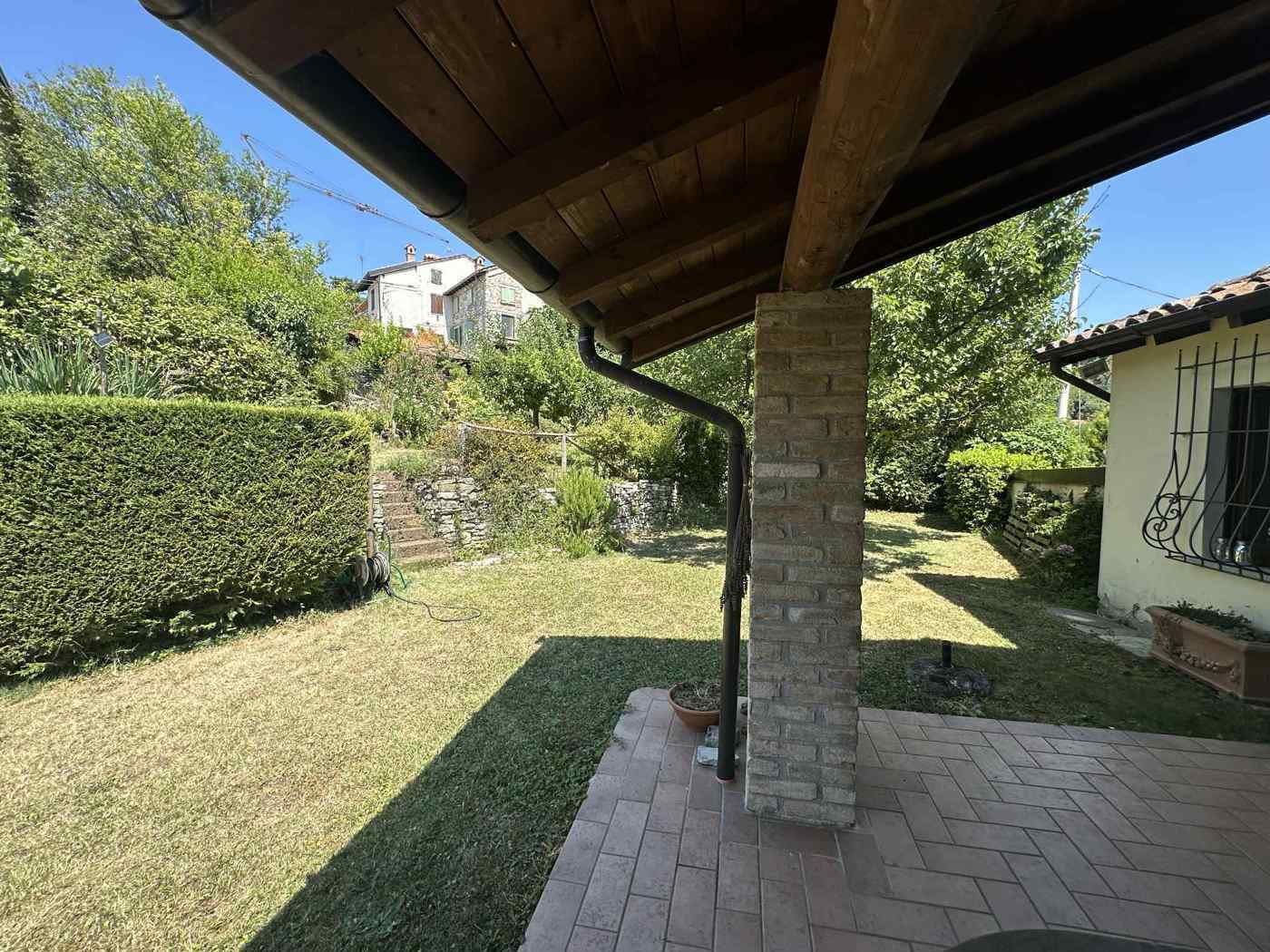 Casa indipendente con giardino a Golferenzo