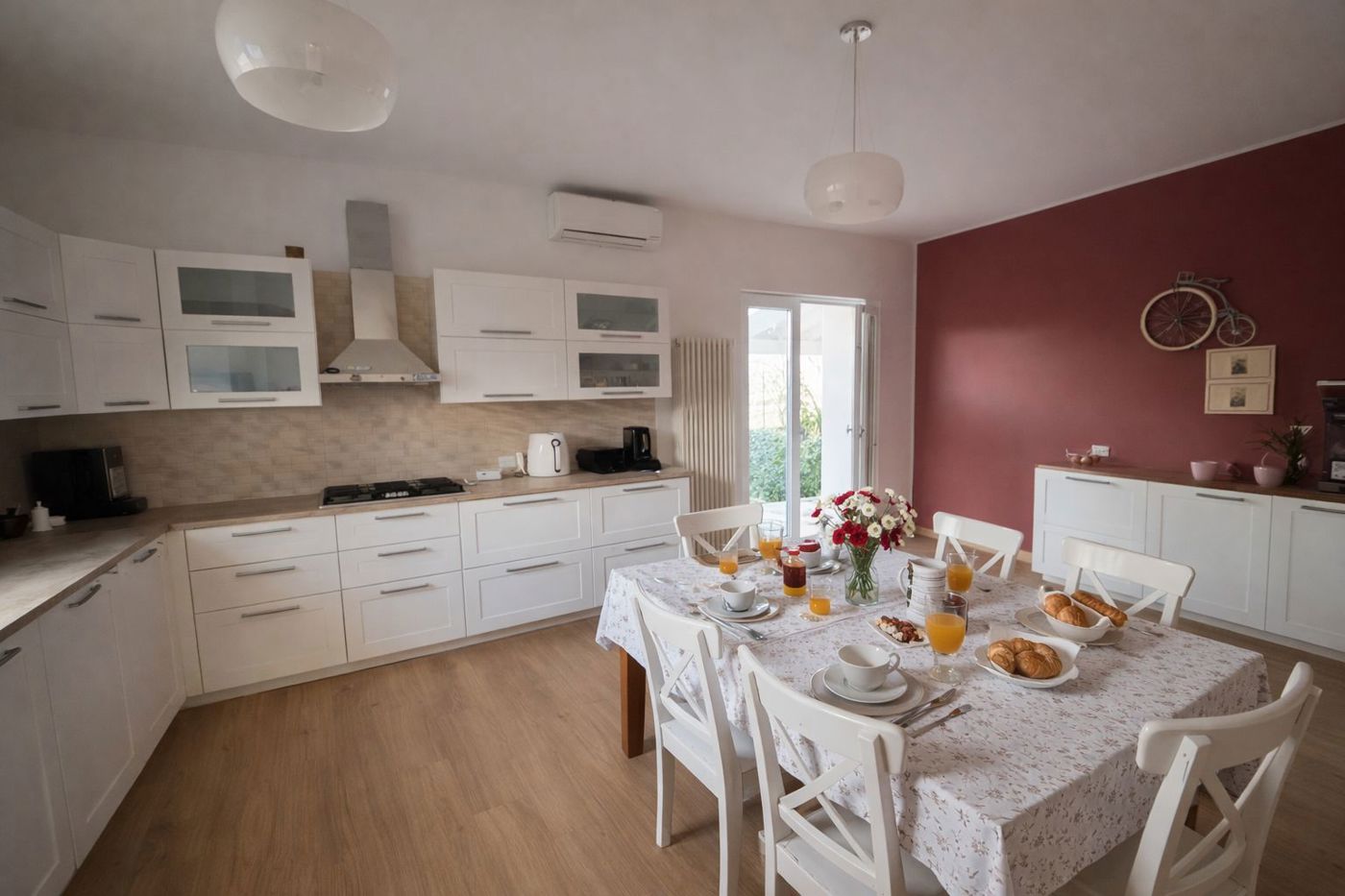 Villa con giardino a Montescano