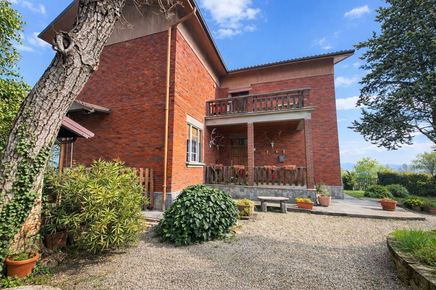 Villa con giardino a Calvignano