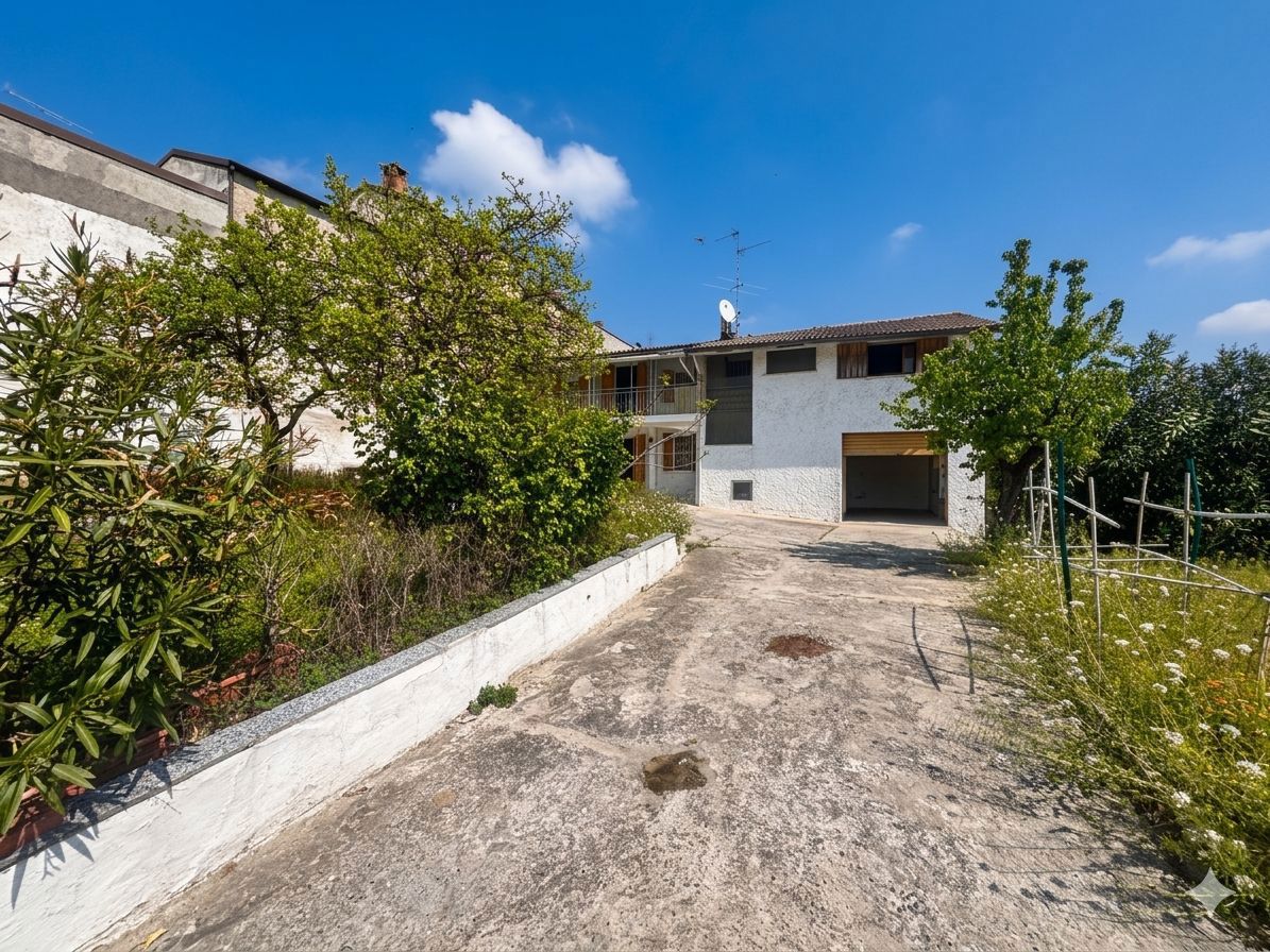 Casa indipendente in vendita a Santa Maria della Versa