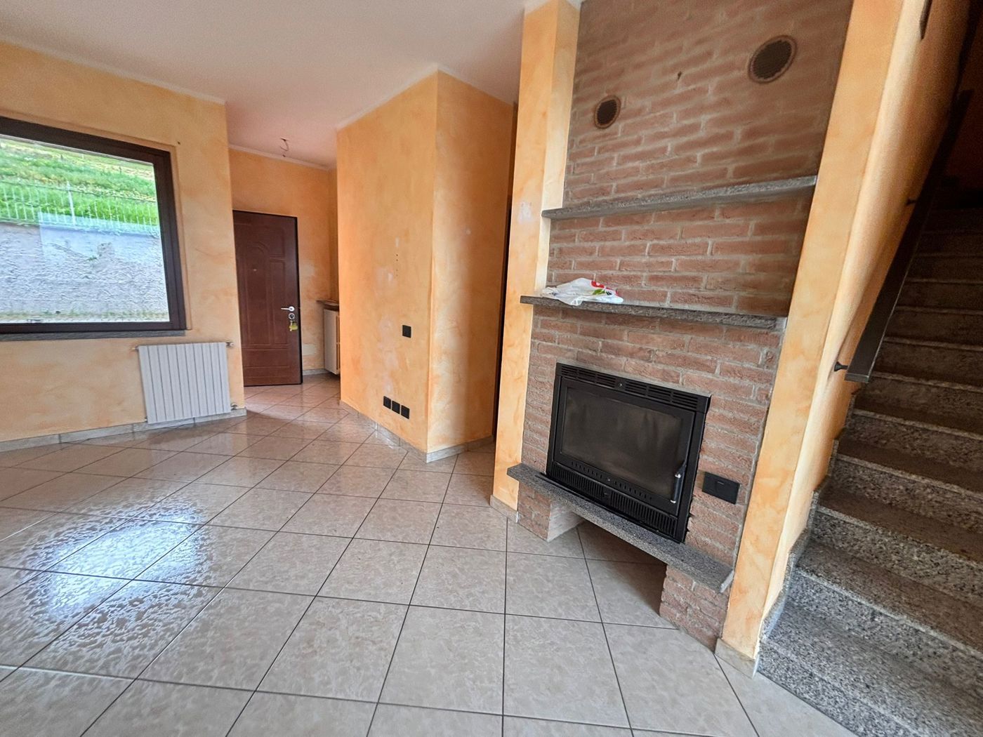 Villa Bifamiliare con giardino a Stradella