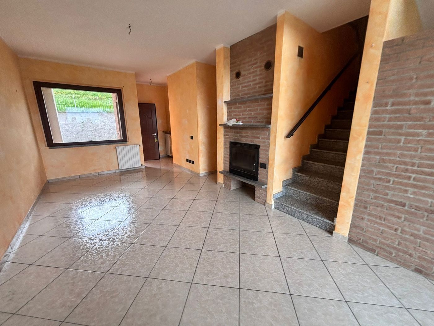 Villa con giardino a Stradella