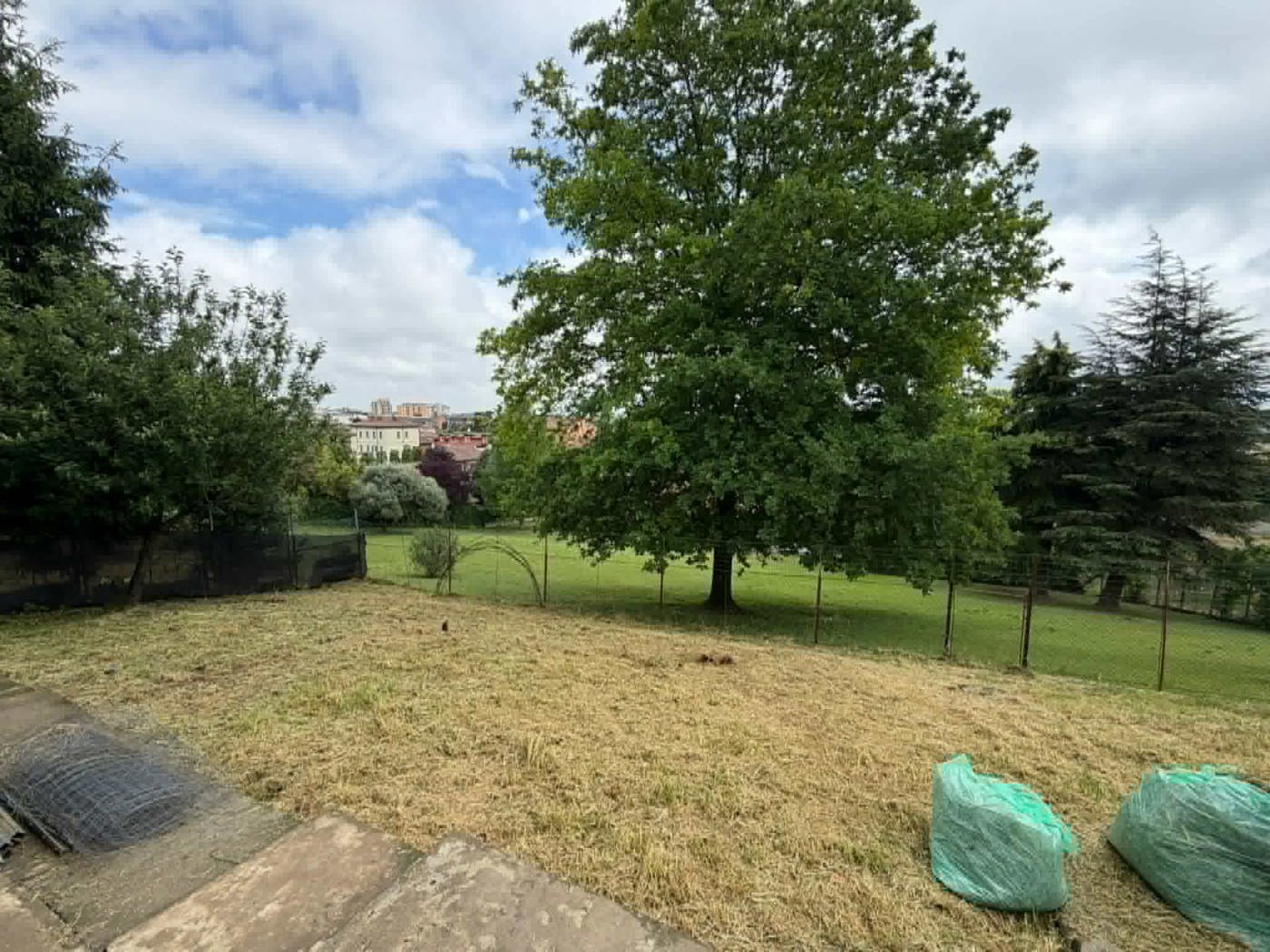 Villa con giardino a Stradella