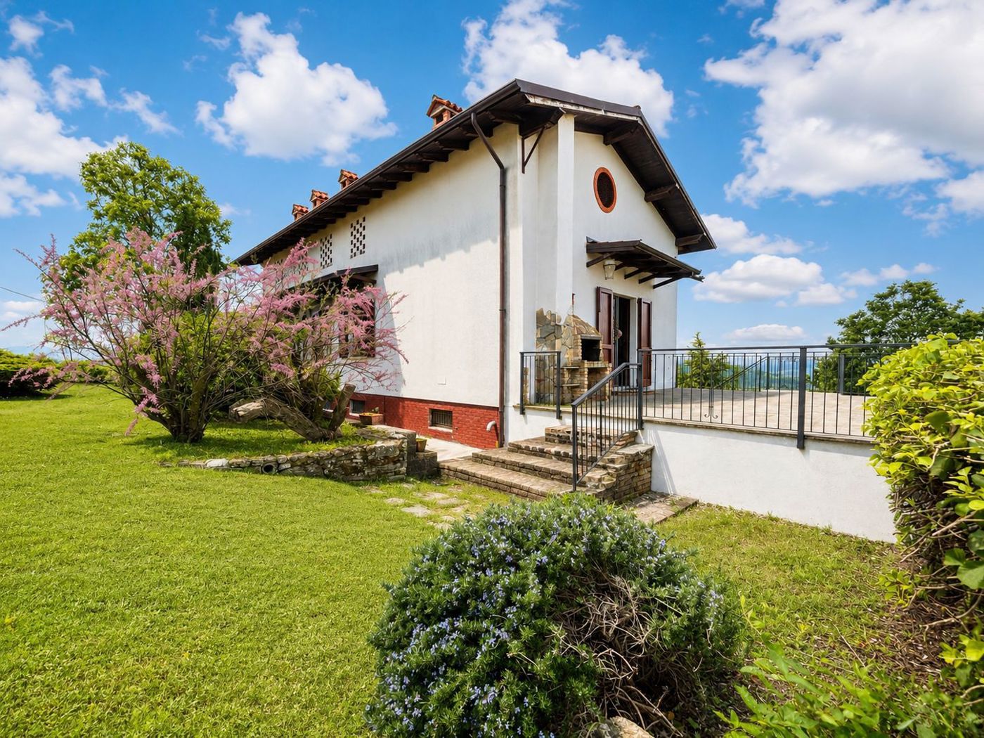Casa indipendente con giardino a Colli Verdi