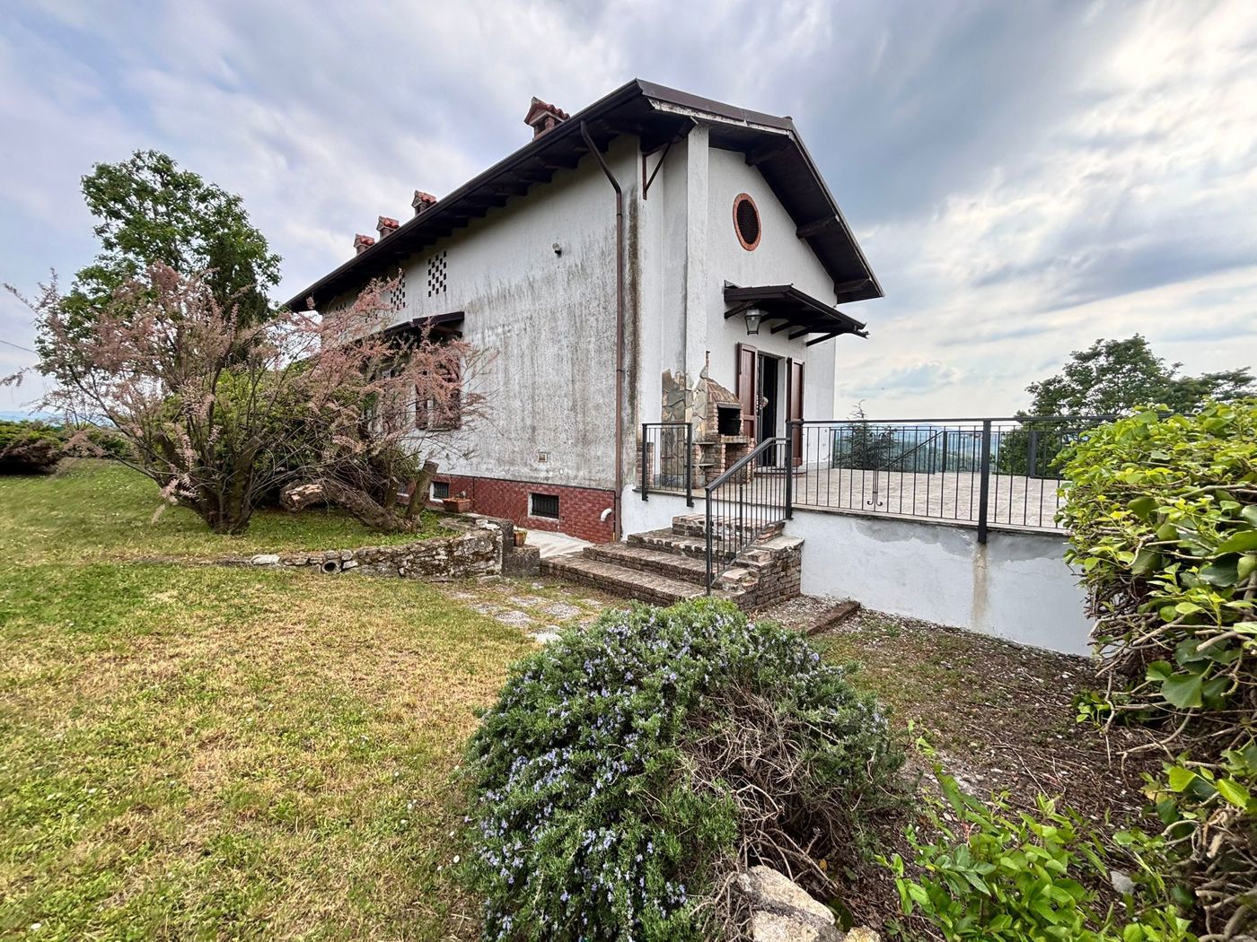 Casa indipendente con giardino a Colli Verdi