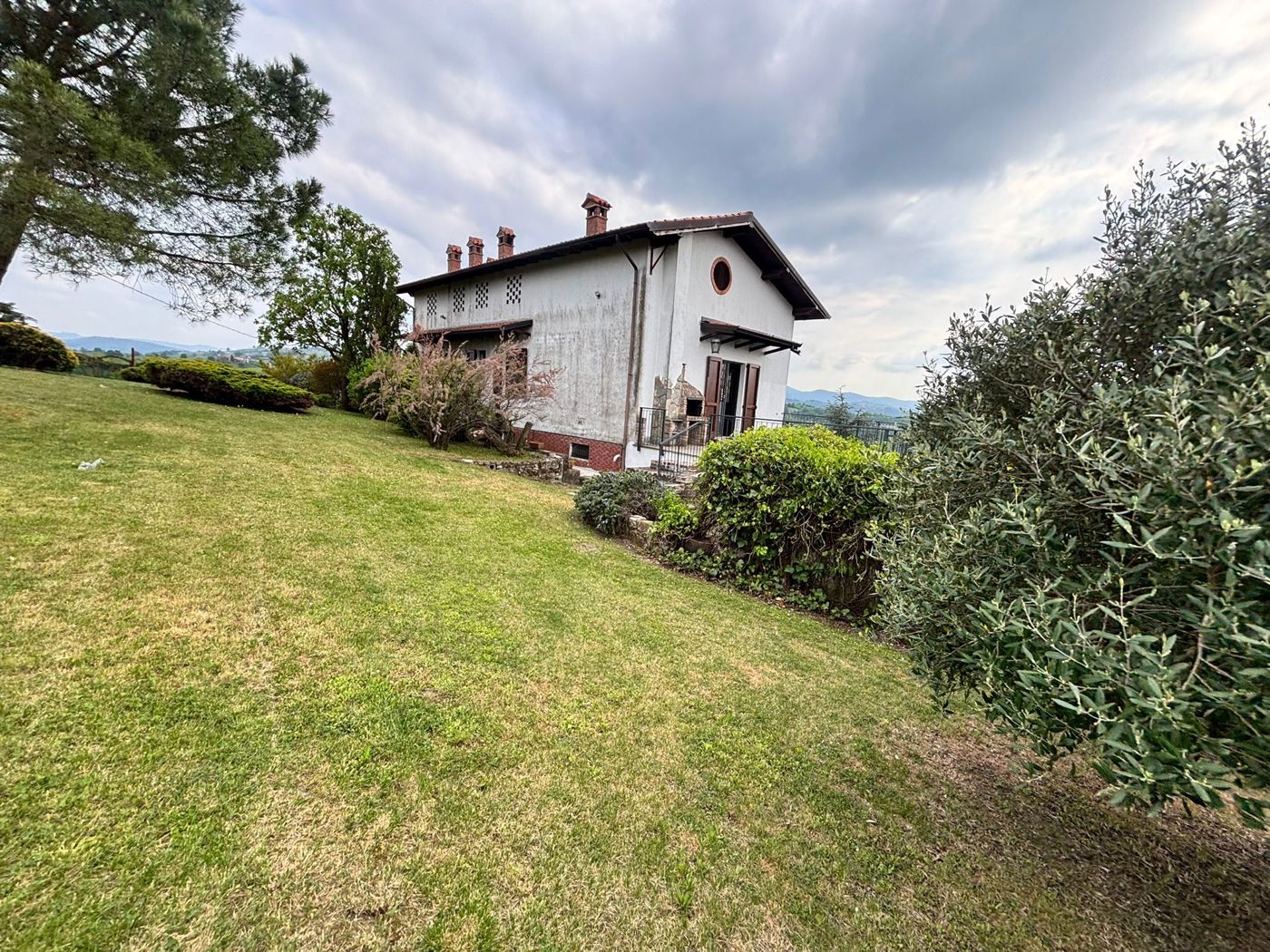 Casa indipendente con giardino a Colli Verdi