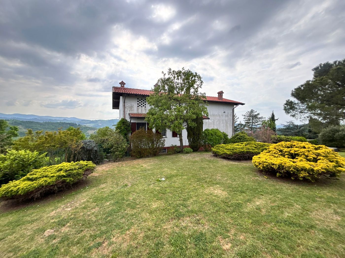 Casa indipendente con giardino a Colli Verdi