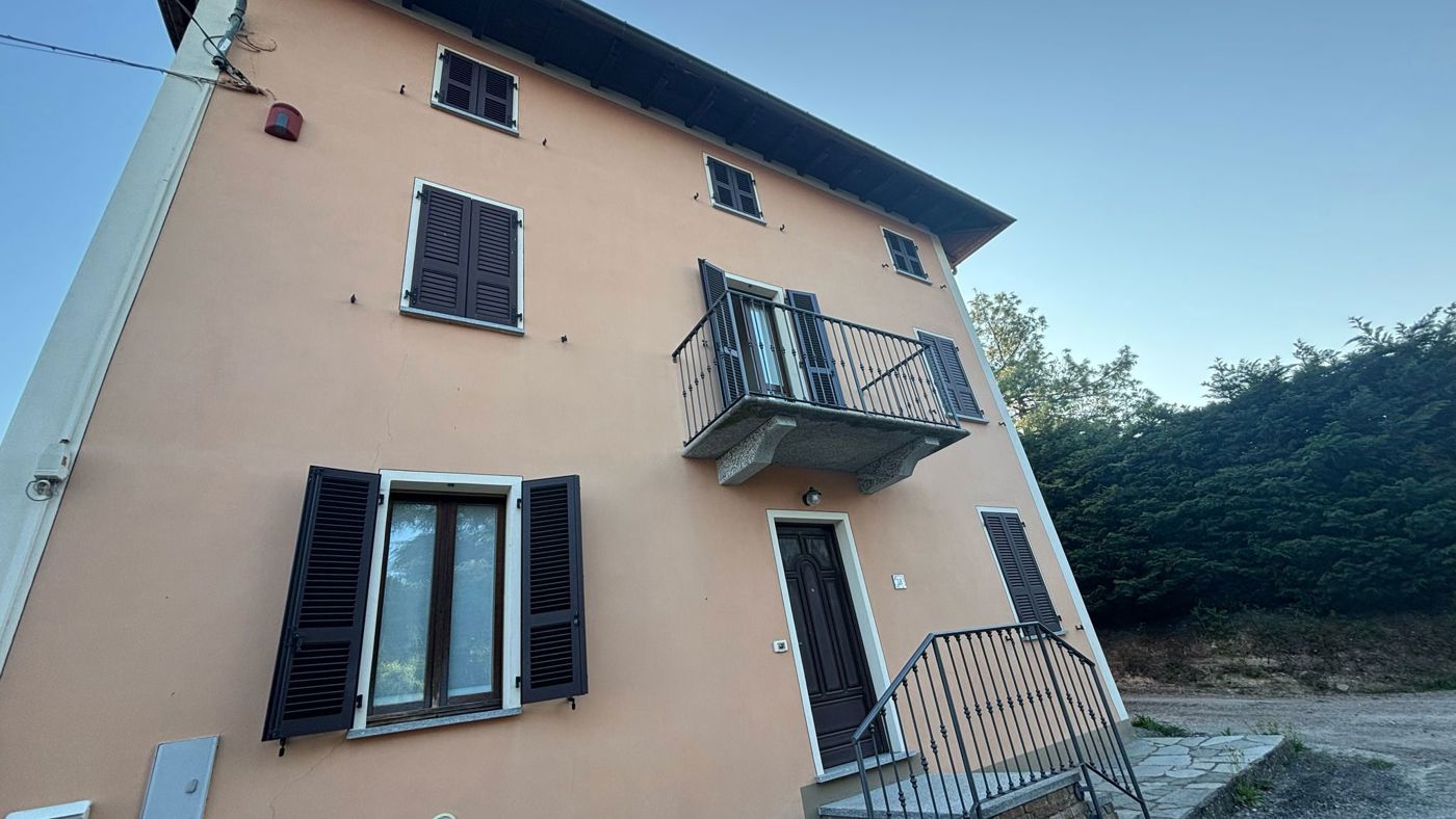 Casa indipendente con box doppio a Santa Maria della Versa