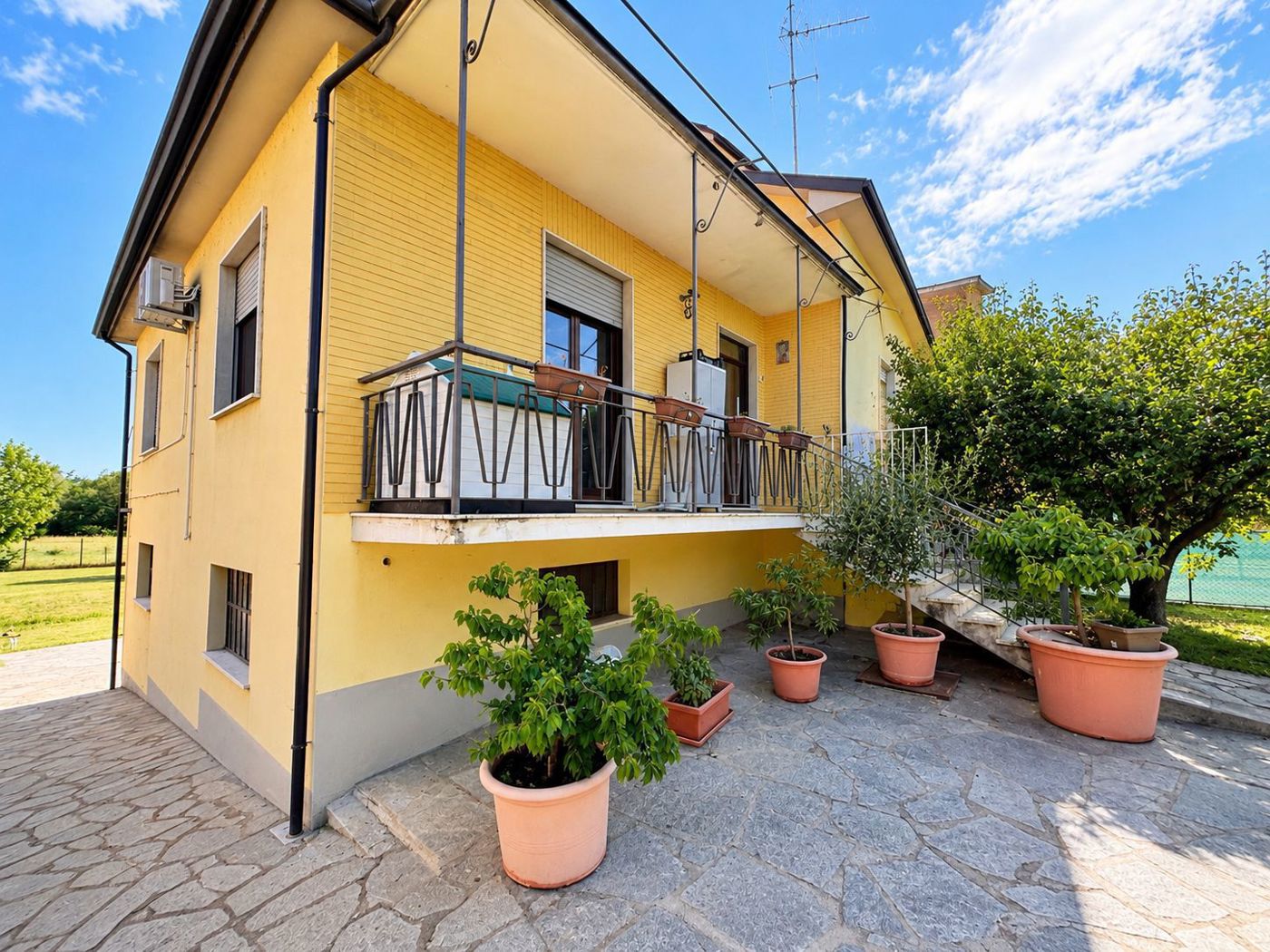 Villa con giardino a Santa Maria della Versa