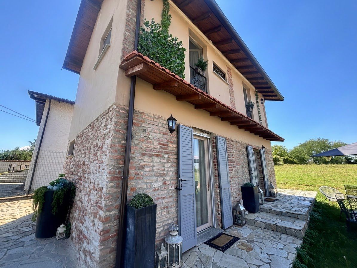 Rustico in vendita a Mont� Beccaria