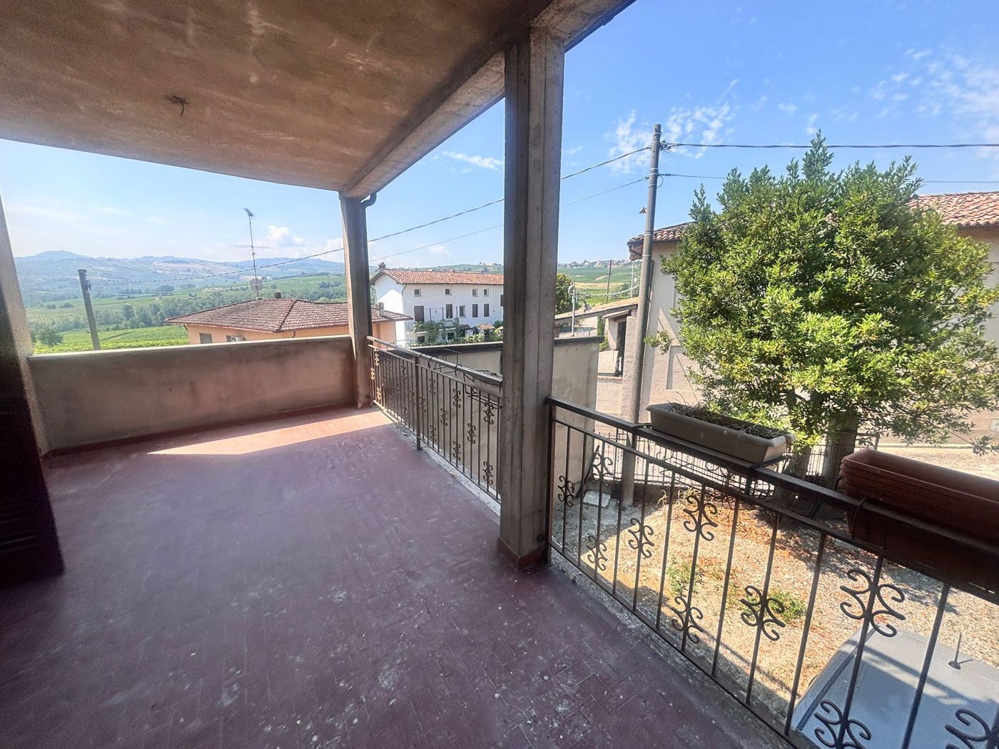 Villa con giardino a Rovescala