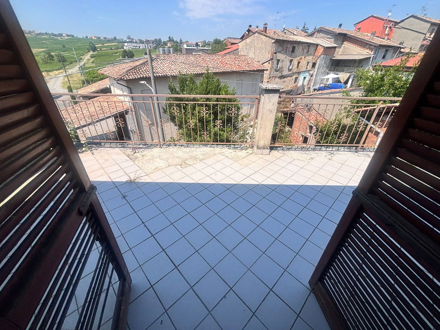 Villa con giardino a Rovescala