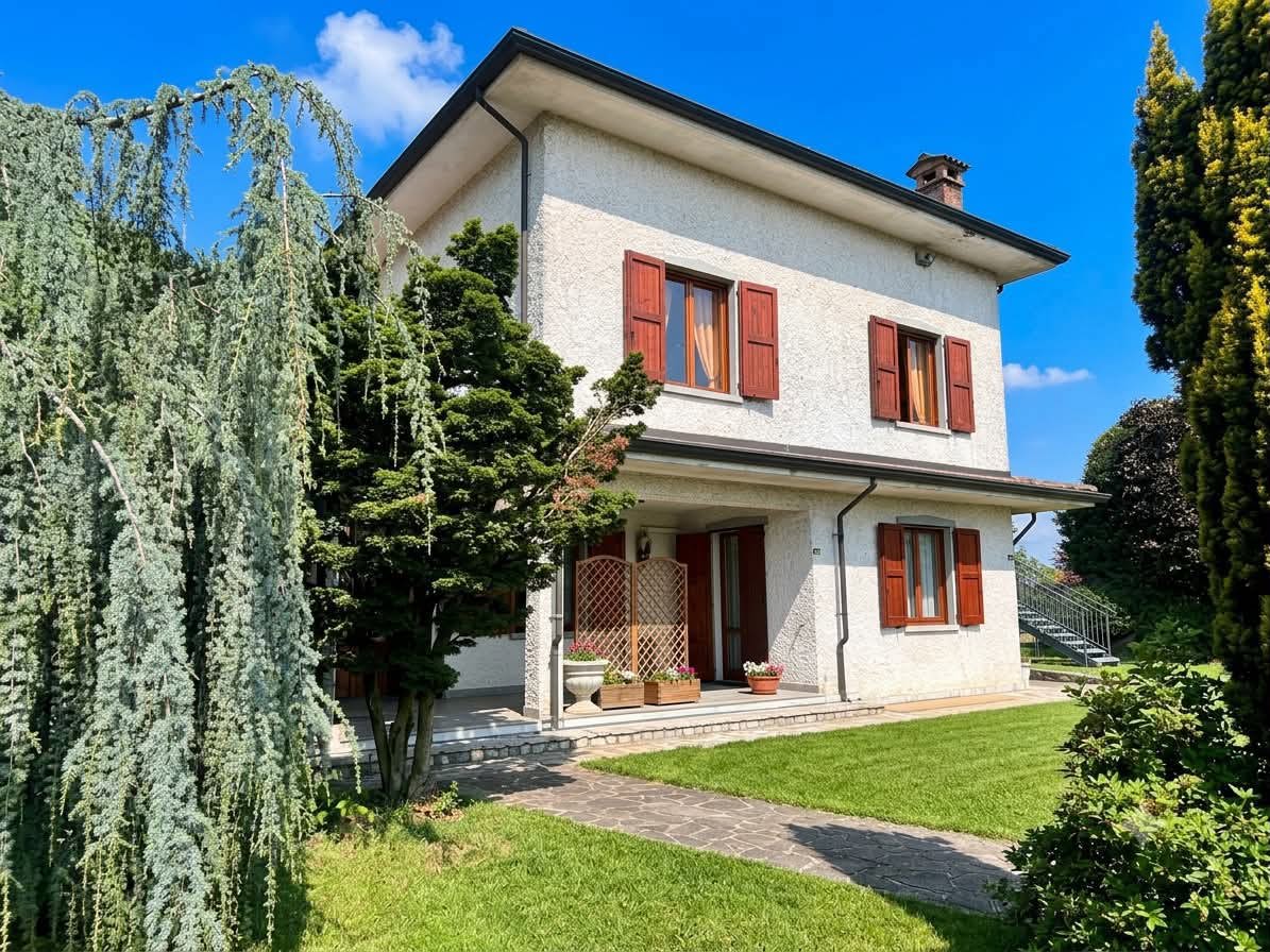 Villa con giardino a Castel San Giovanni