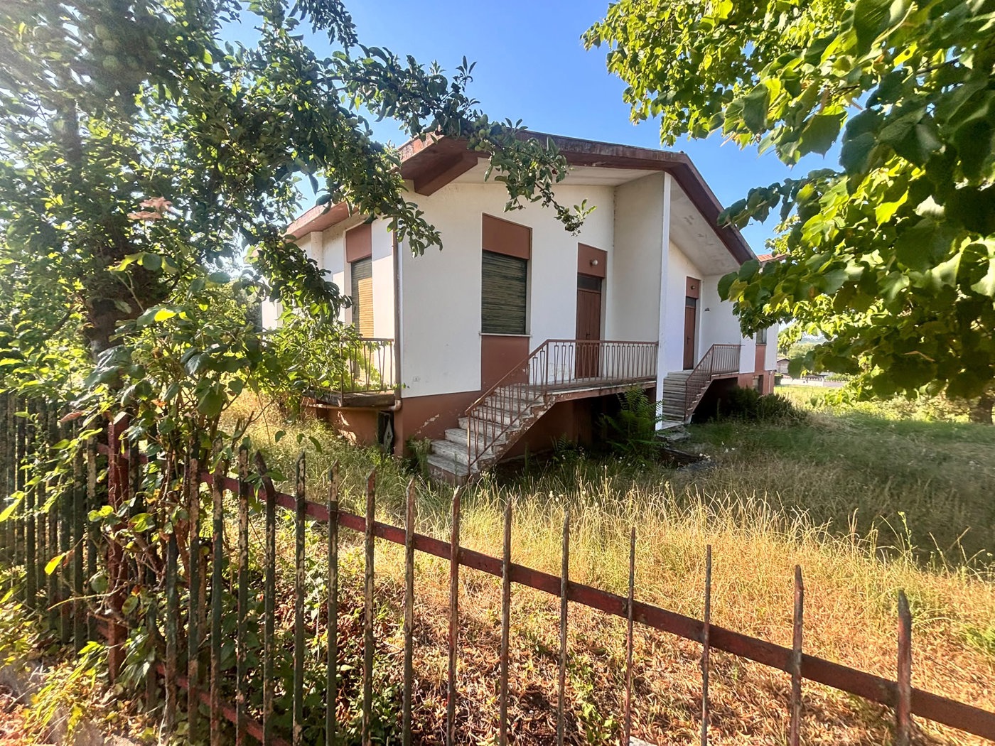 Villa con giardino a Stradella