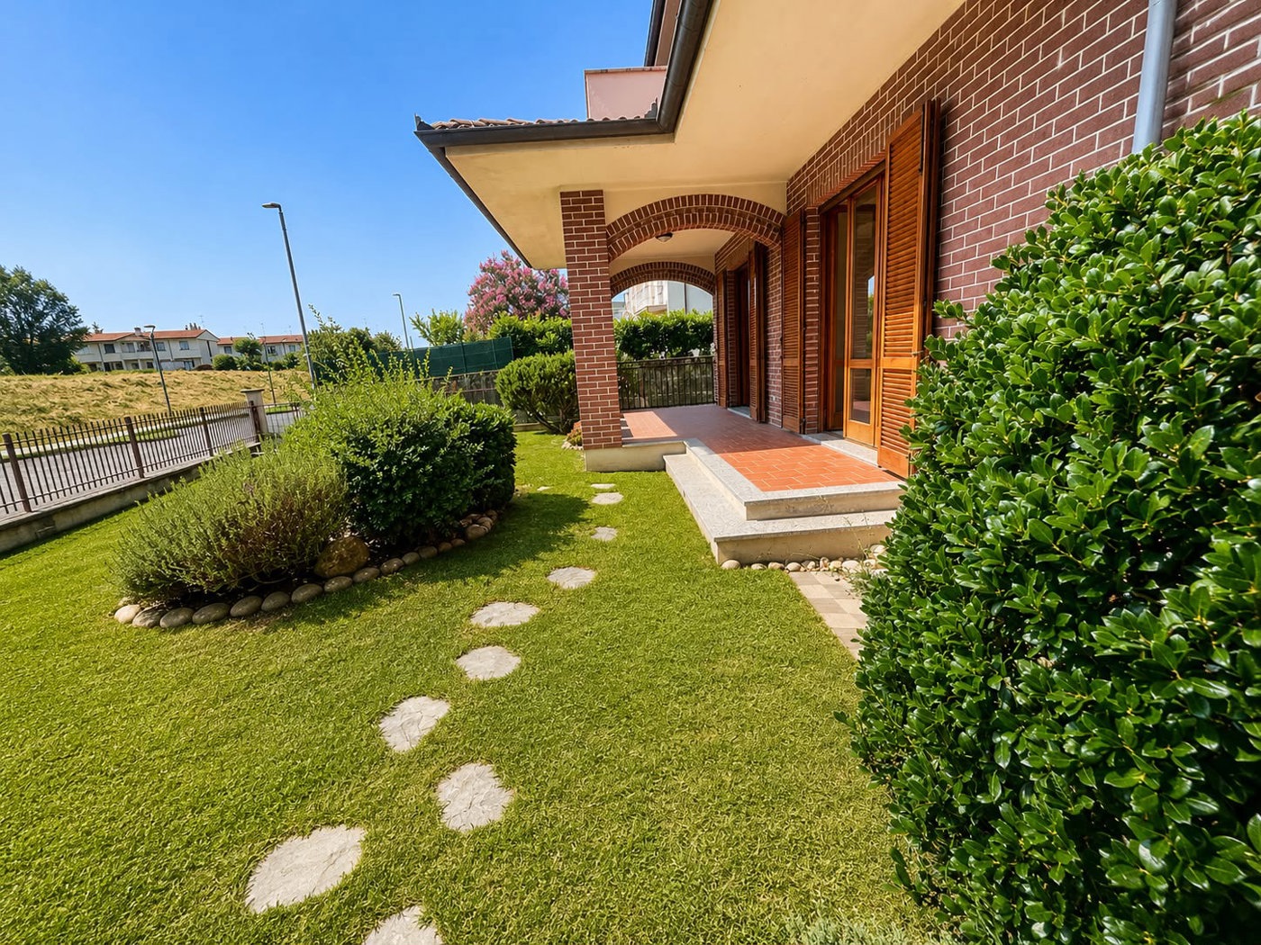 Trilocale con giardino a Broni